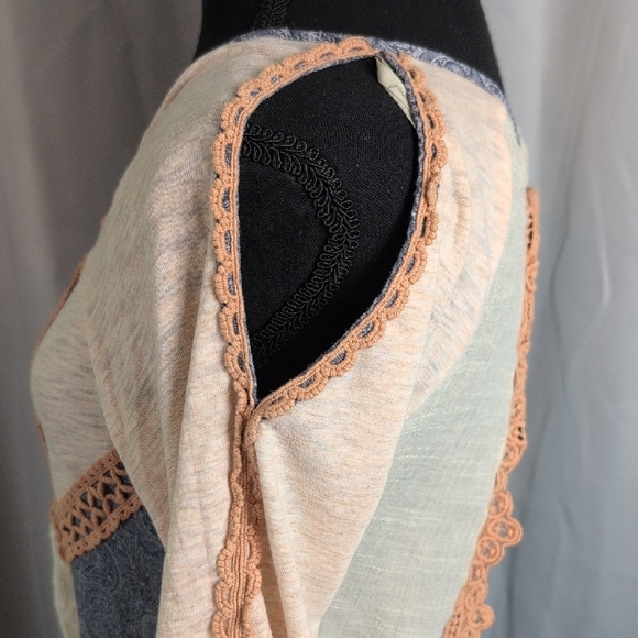 Women's Boho Chic Top - Cream and Blue - Picture 6 of 8